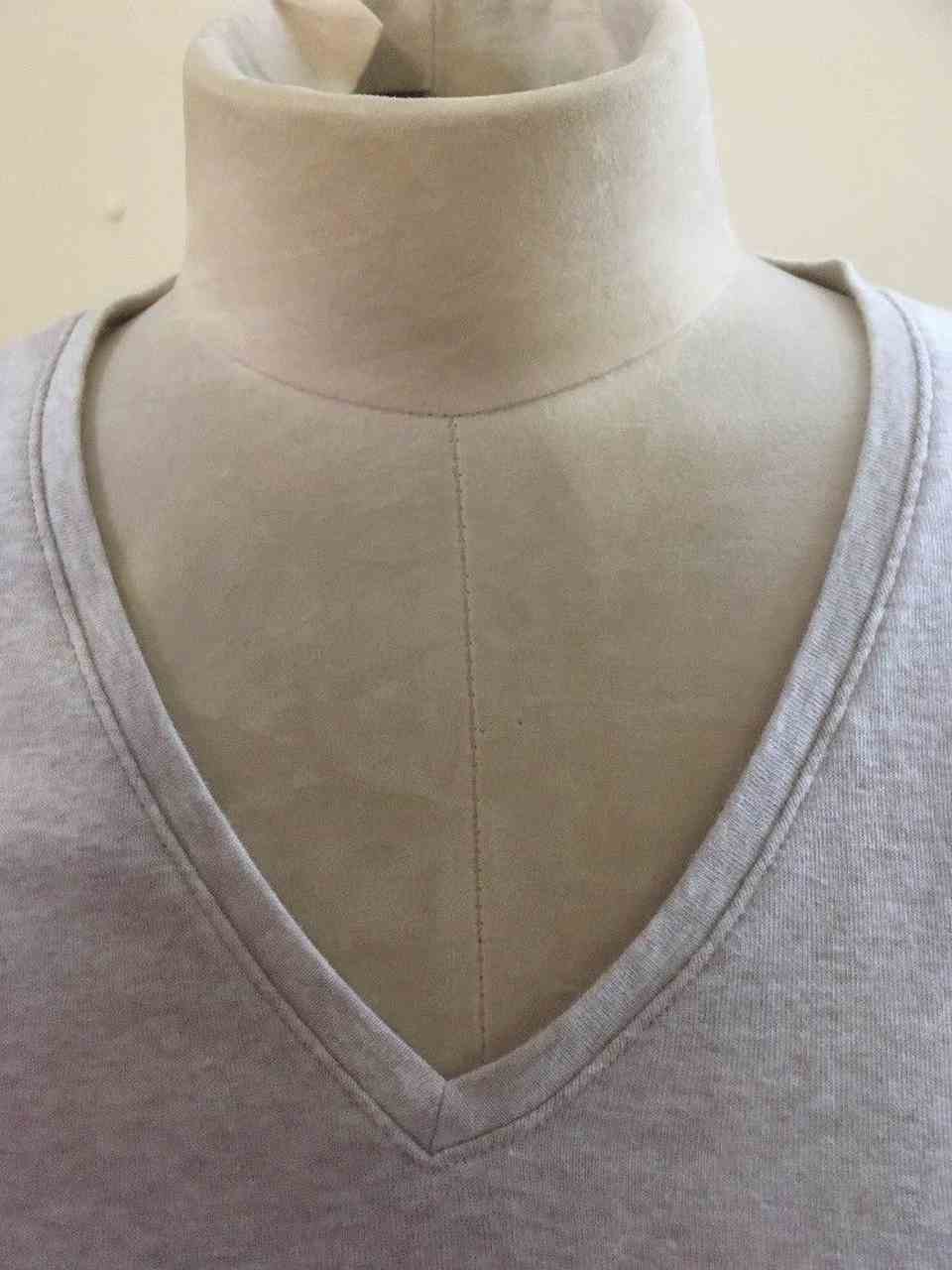 UNIQLO Oatmeal Cream Marl V Neck T shirt Top, Ex Con, Size: L (10 / 12) - Image 3