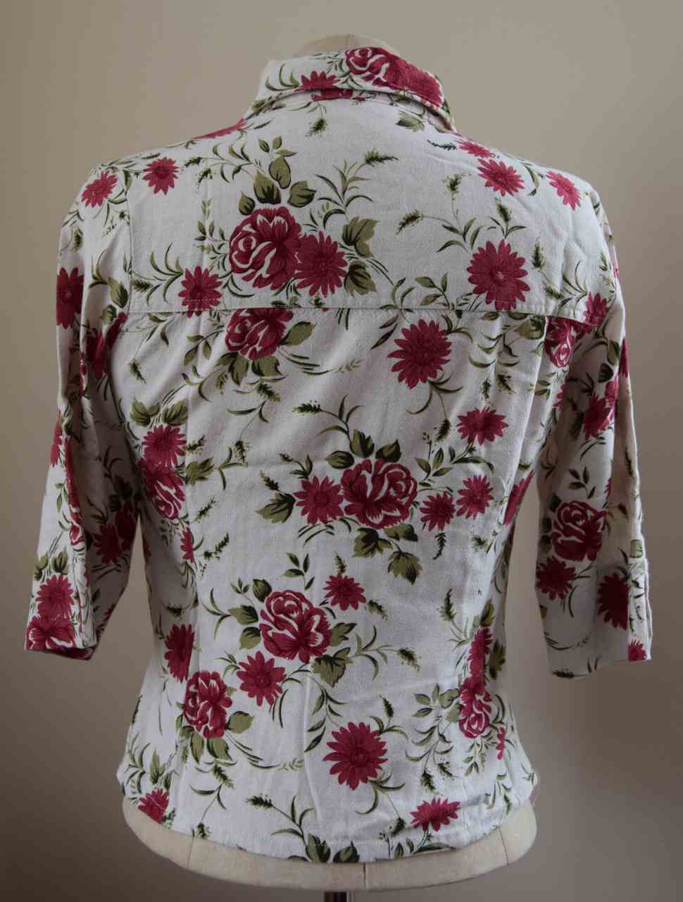 Brand New Cream Floral Linen Cropped Blouse by BIOUSE Size: S UK 8-10 - Image 2