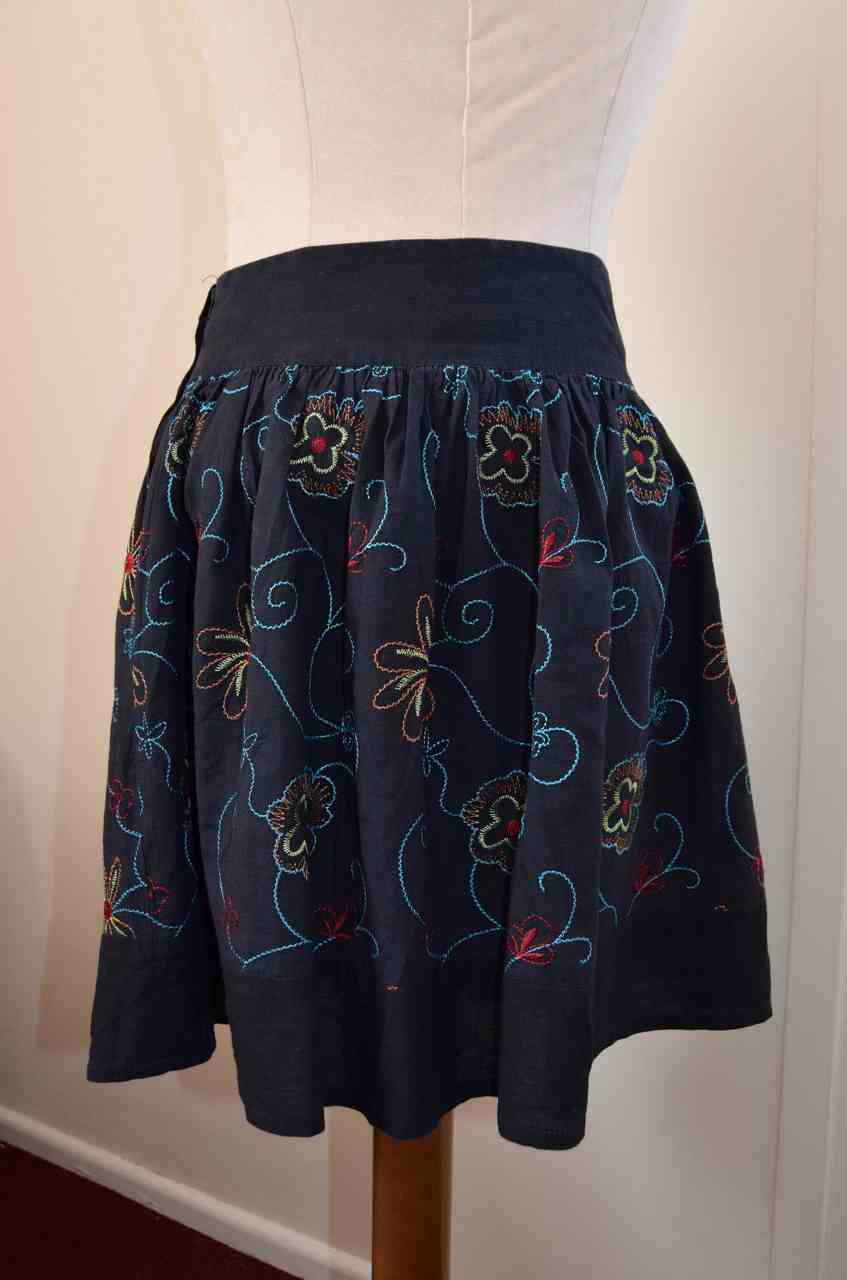 NEW LOOK Black Floral Folk Style Embroidered Gathered Skirt, Size UK 8 - 10 - Image 3