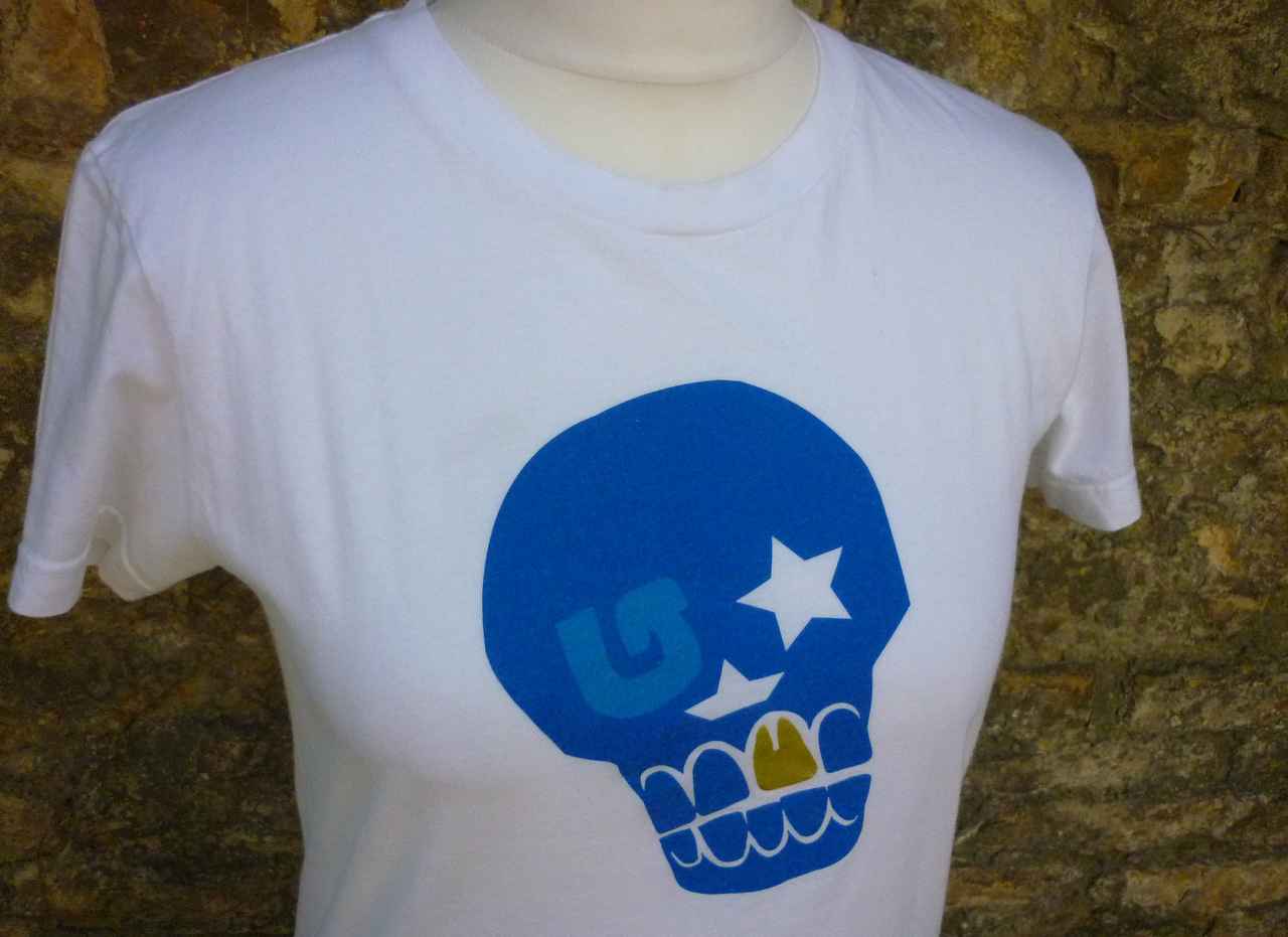 White Blue Snowboard T Shirt by BURTON Skull Motif Size L UK 10 Good Condition - Image 4