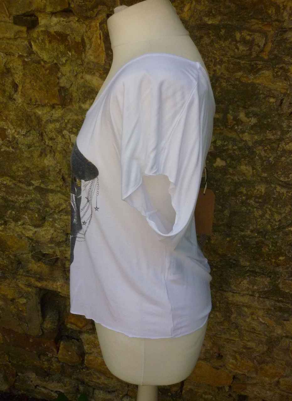 White Boxy T Shirt Sleeveless with Skull Motif by HOI POLLOI Size 10 New - Image 2