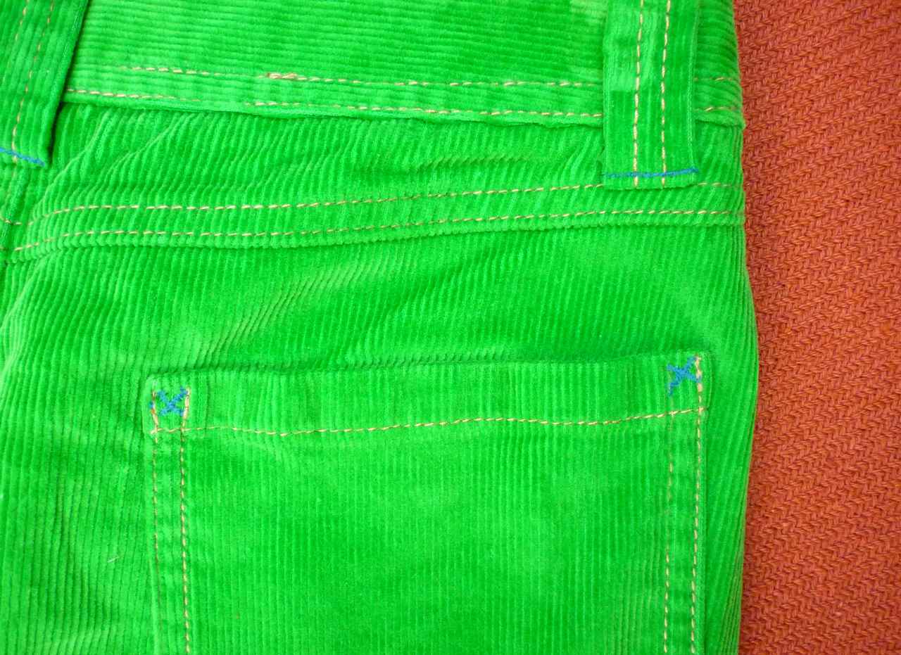 Bright Green Stretch Corduroy Mini Skirt BODEN Size UK 8R Jeans Style Ex Con - Image 5