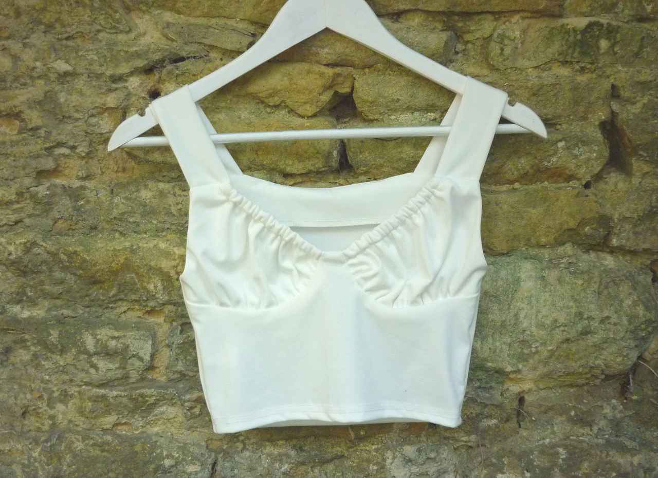 White Sweetheart Neckline Crop Top LABEL REMOVED Size 8 36 Excellent Condition