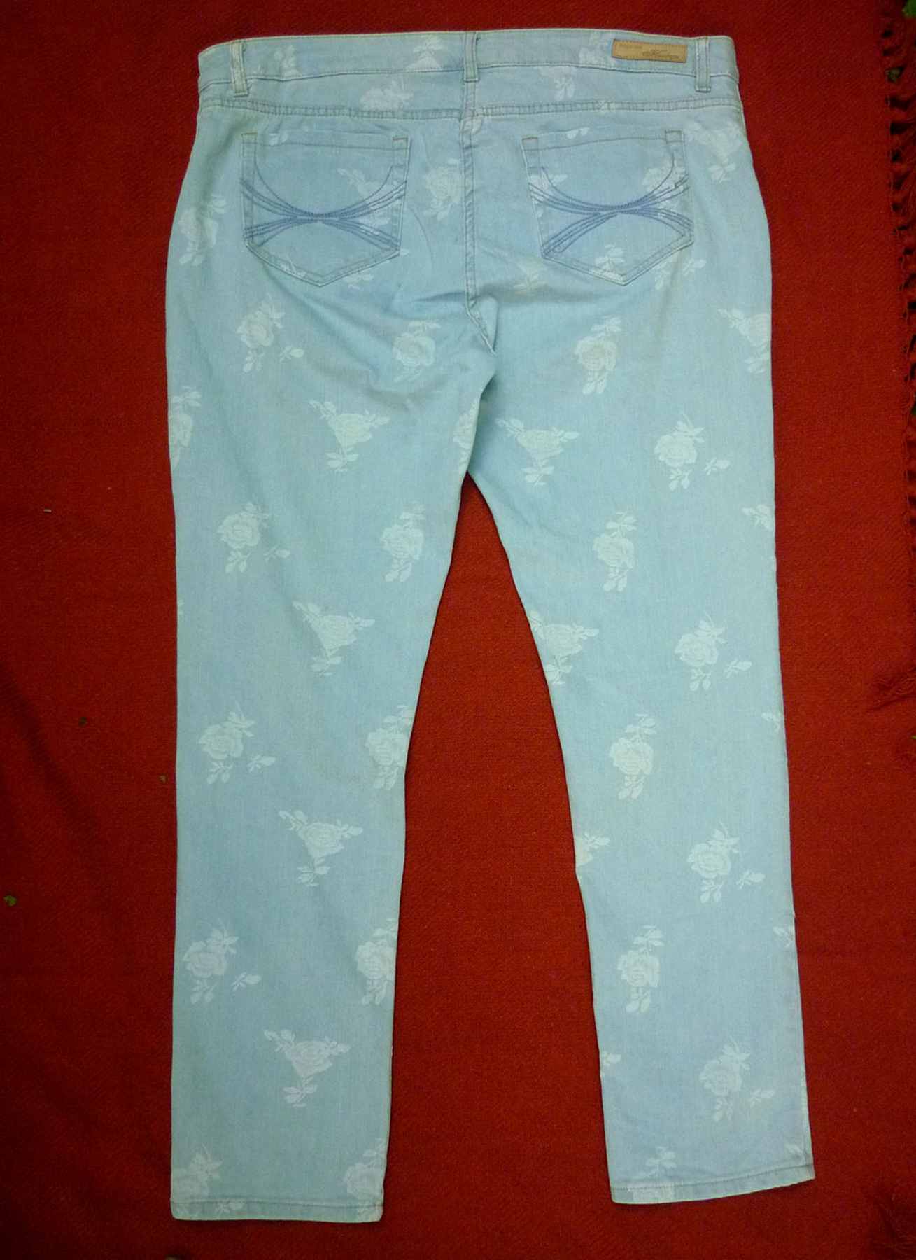Faded Blue Jeans with Rose Motif FALMER HERITAGE UK18 Narrow Leg - Image 2