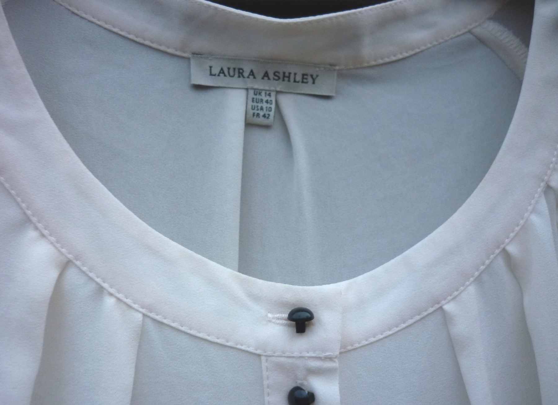 Laura Ashley Cream Scoop Neck Floaty Blouse Size UK 14 - Image 3
