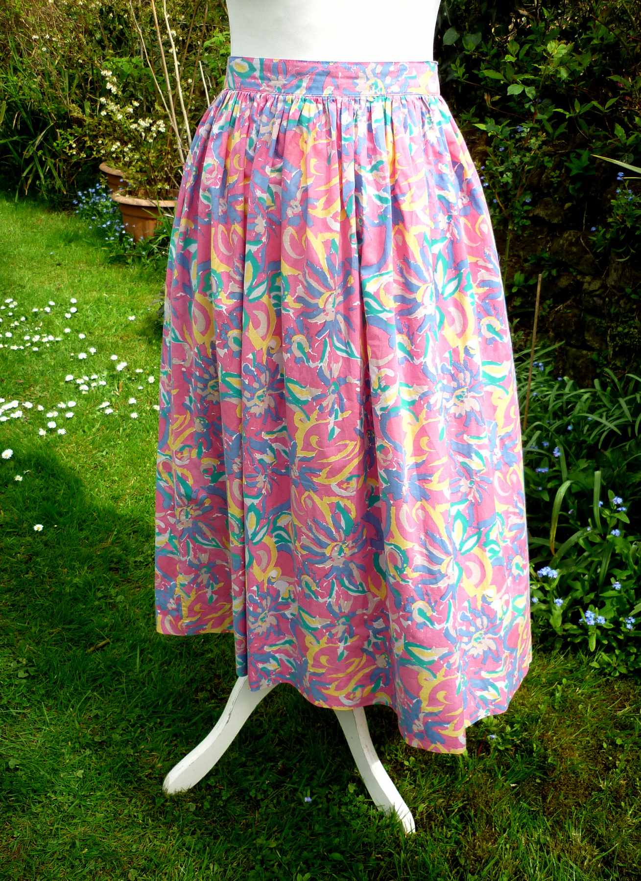 Pink Floral Skirt Bold 1980s Vintage Print LAURA ASHLEY 100% Cotton UK 12-14 Waist 28