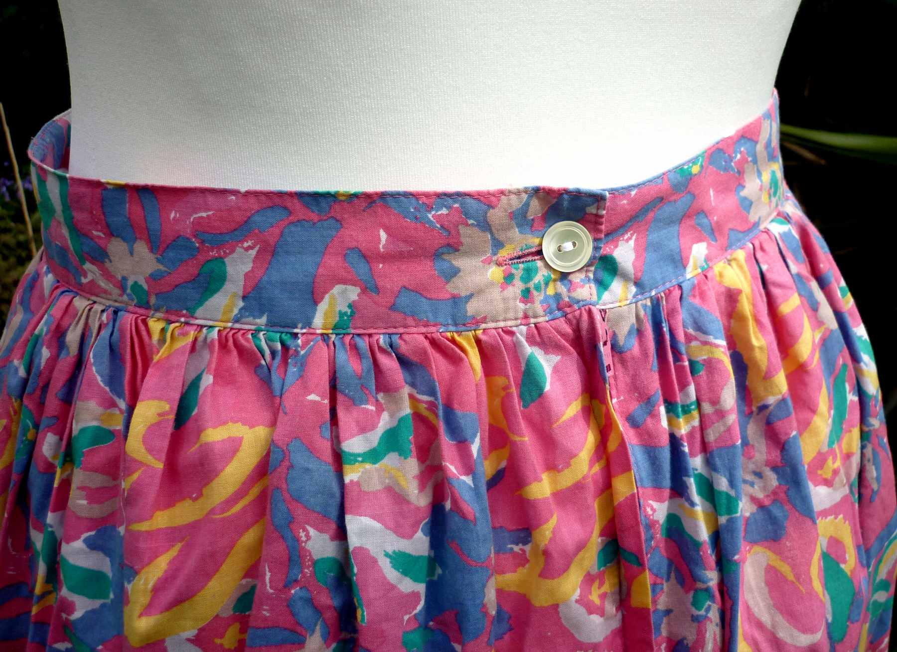 Pink Floral Skirt Bold 1980s Vintage Print LAURA ASHLEY 100% Cotton UK 12-14 Waist 28 - Image 6