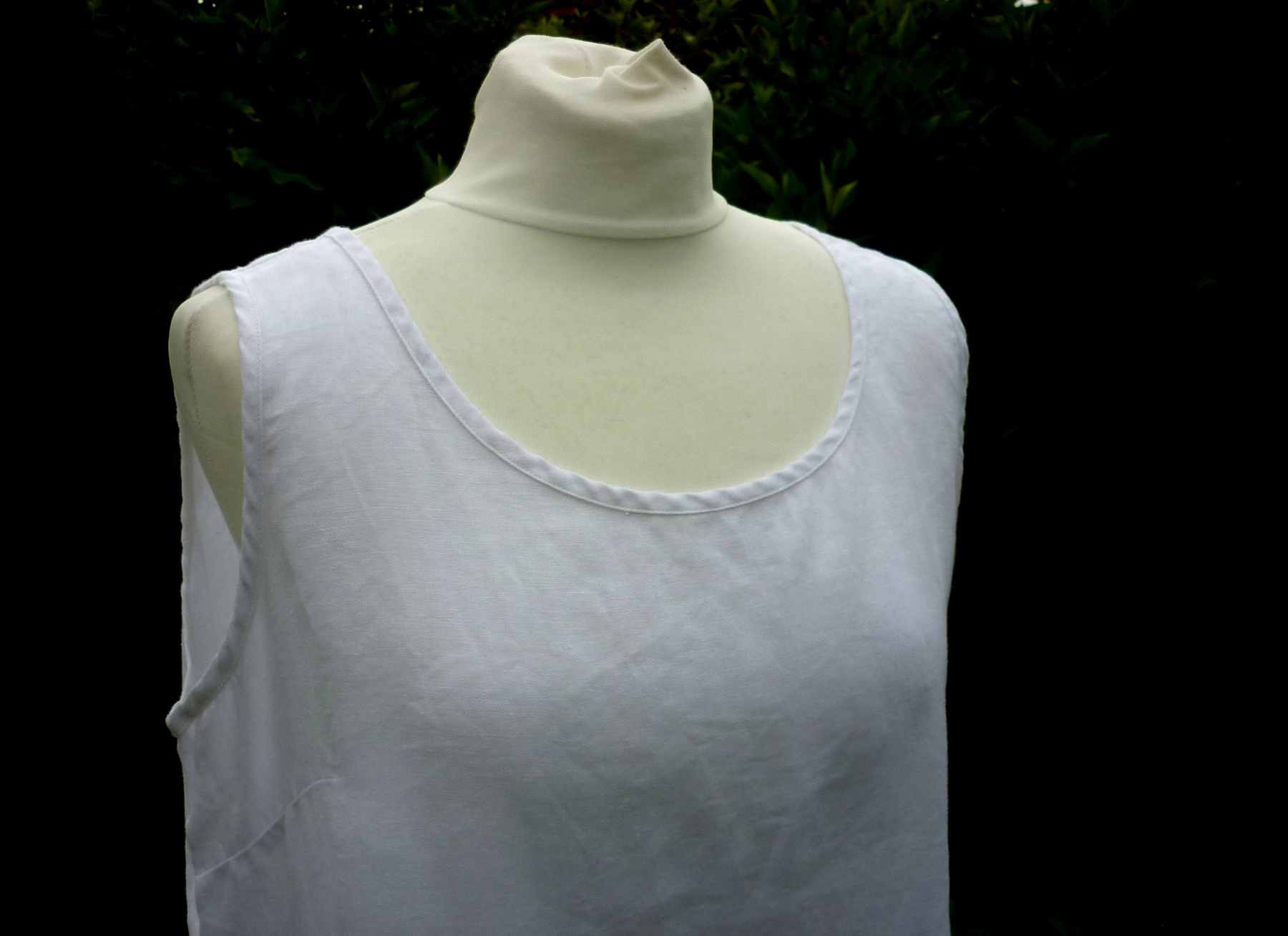 White Pure Linen Vest Tank Top Size S UK 14 - 18 (44) VIVID Scoop Neck Shell Summer Basic - Image 4