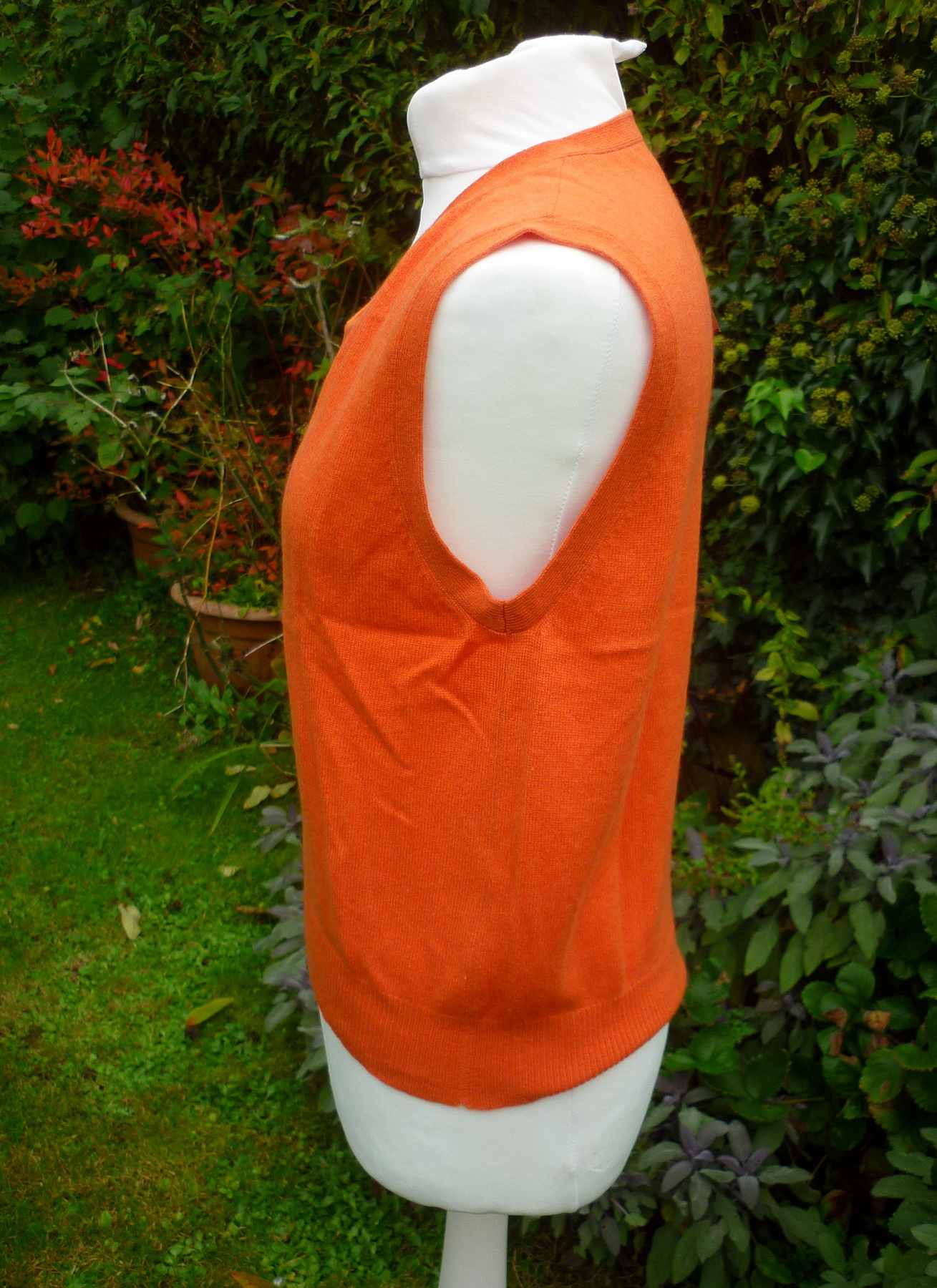 Orange Pure Cashmere Vest Jumper COUNTRY SHOP UK14 (40) V Neck Sleeveless - Image 3