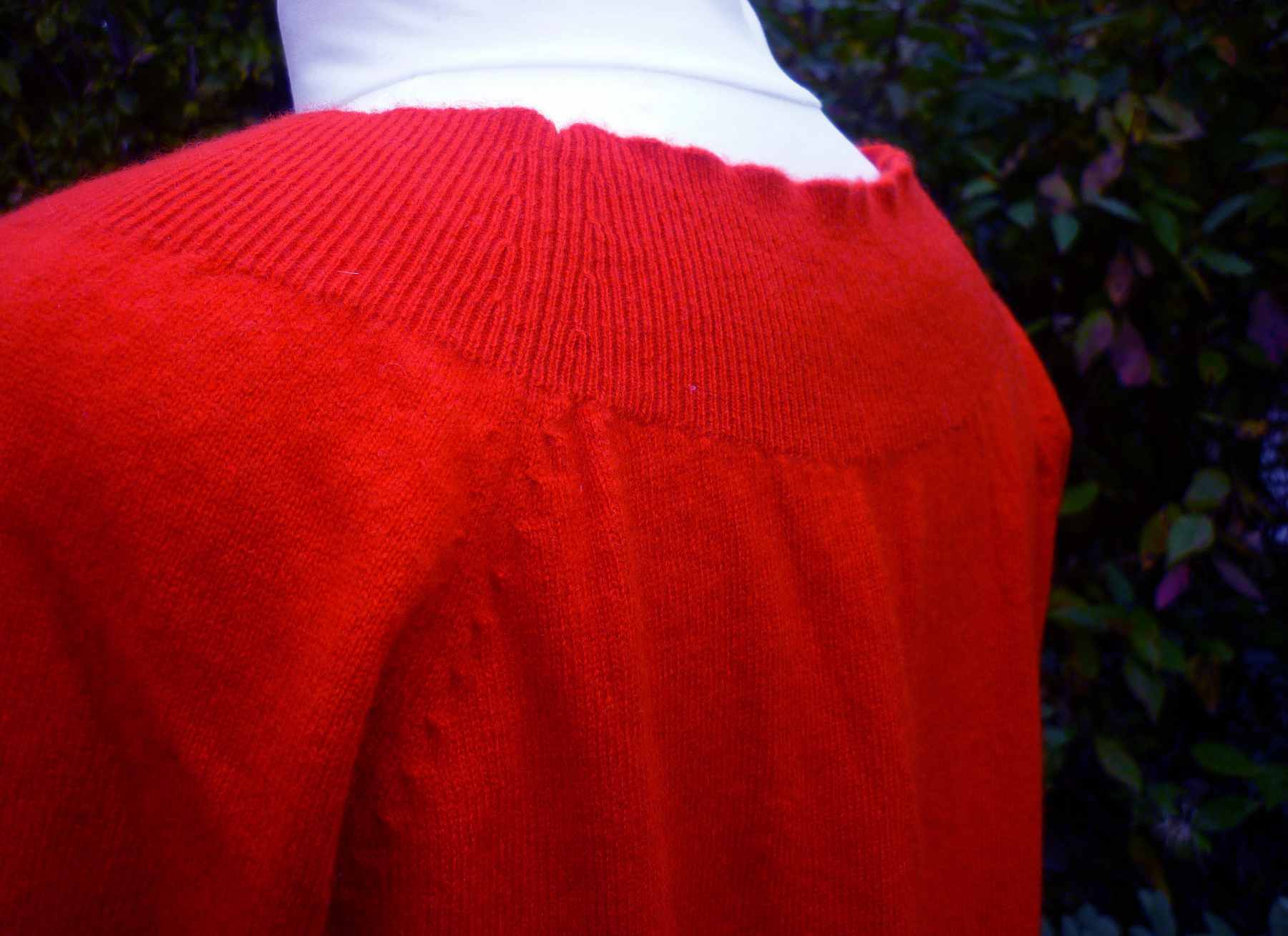 Red Pure Cashmere Jumper JAEGER UK14 (40) L Round Neck Long Sleeve - Image 6