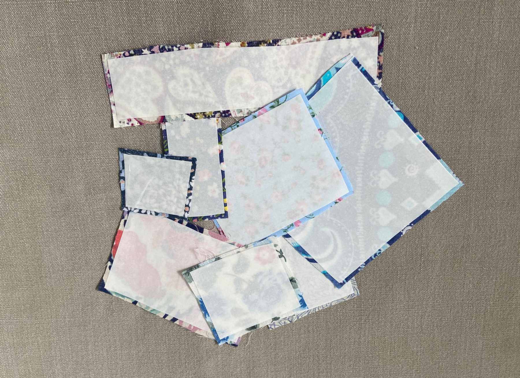 Vintage-Patch Iron & Sew Blue Shades Floral Cotton Fray Edge Patch Kit - Image 4