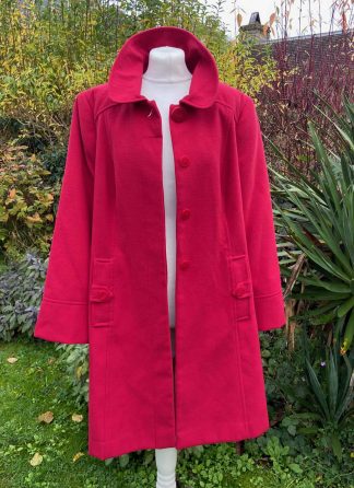 Red Wool Feel Knee Length Coat No Label appears unworn Size UK 20-22 approx 50" bust