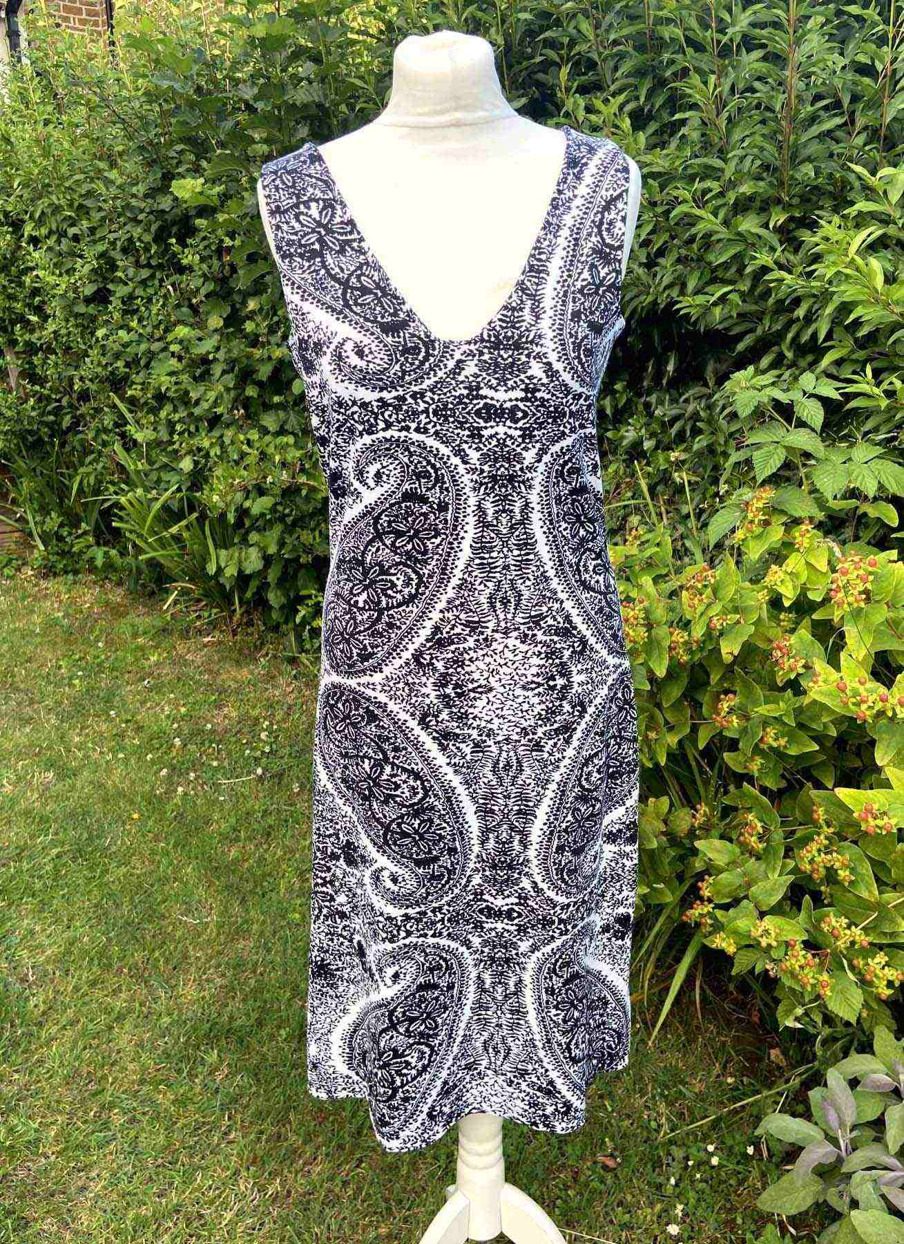 OUI Set Designer Black White Paisley Sheath Dress UK 12-14 Sleeveless Stretch All Season