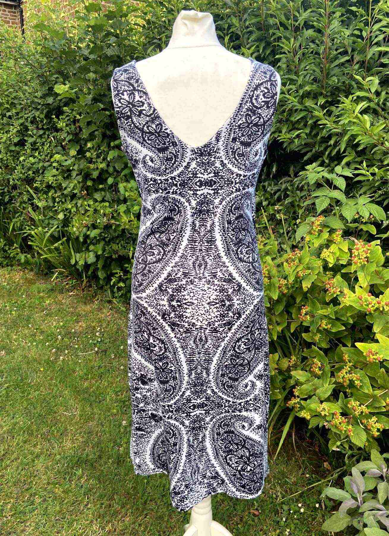 OUI Set Designer Black White Paisley Sheath Dress UK 12-14 Sleeveless Stretch All Season - Image 2