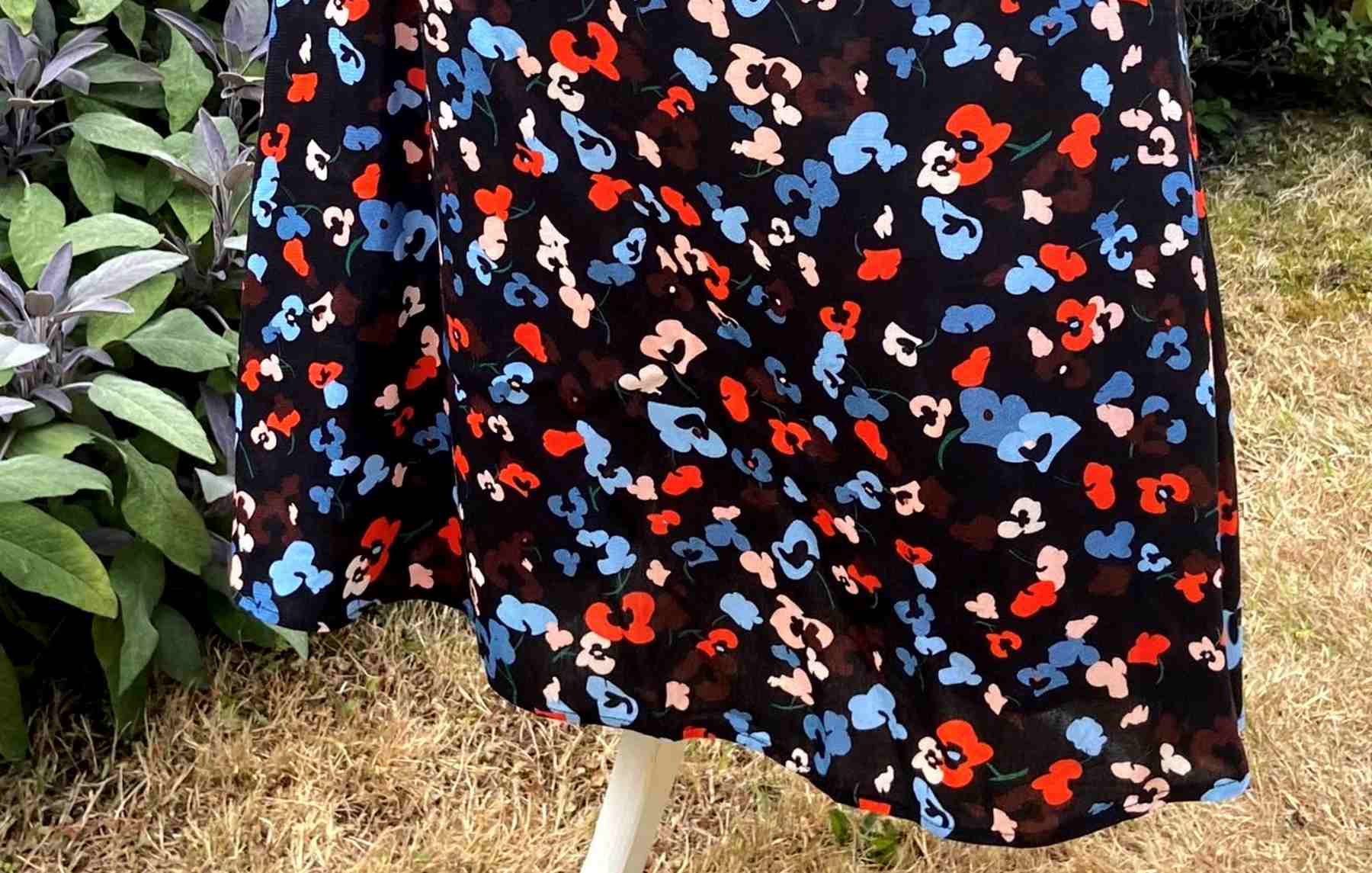 BAUKJEN Black Red Floral Midi Skirt fit and flare UK10 Elegant Sustainable All season - Image 4