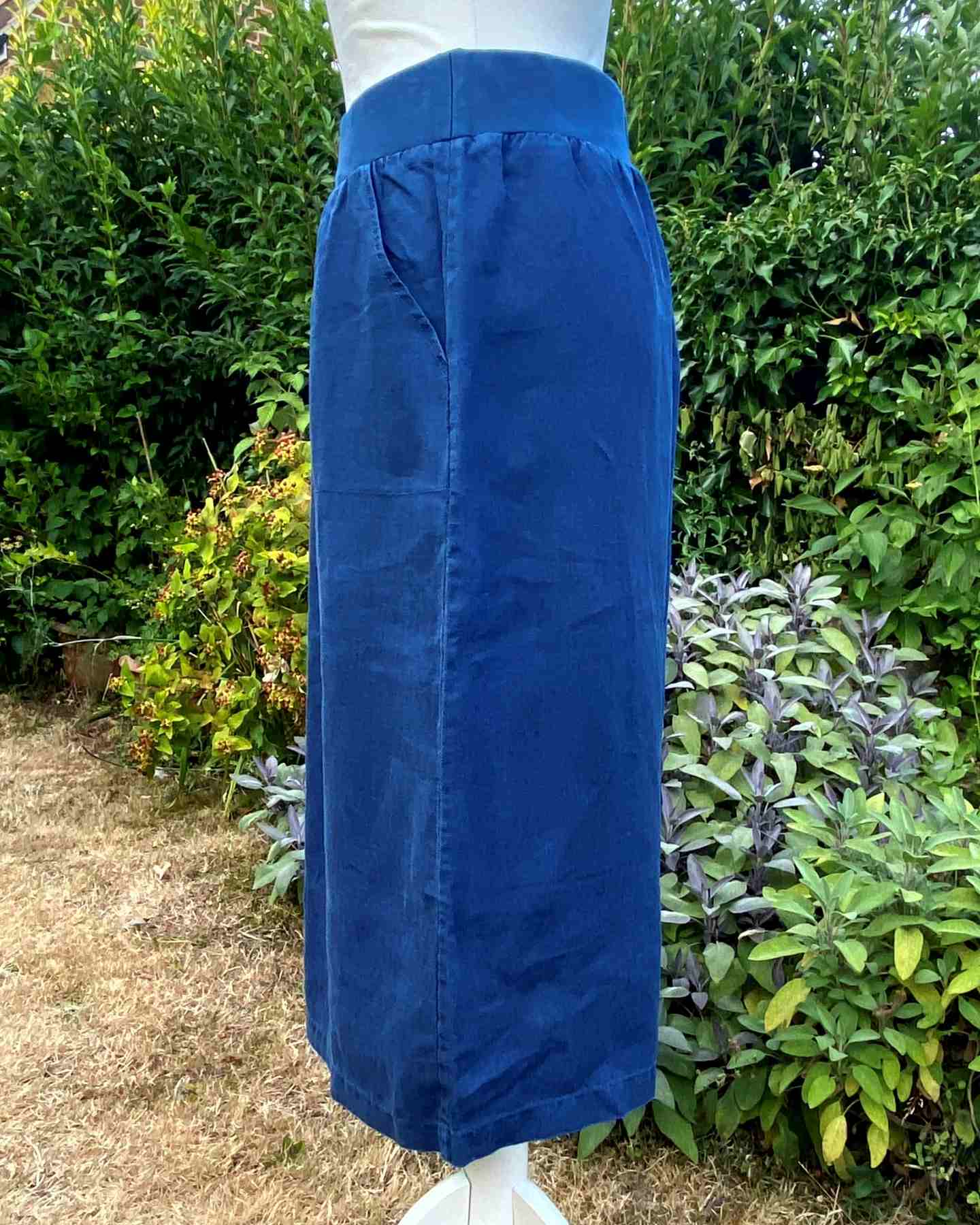 SEASALT Navy Blue Linen Straight Skirt UK10 Angel Ray Pockets Back Split Elastic Waist Midi - Image 3