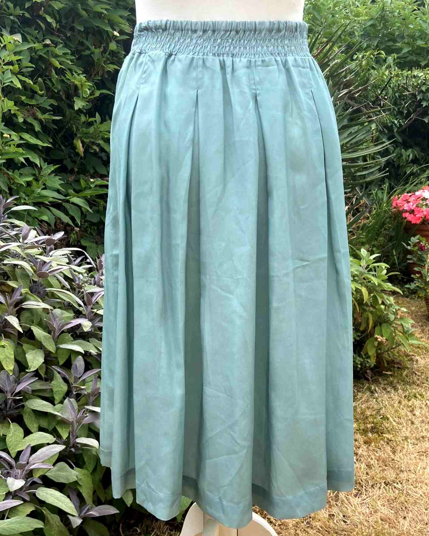 THOUGHT Green Lyocell Midi Skirt Size S UK10 Elastic Waist Pockets Pleats Floral Motif Sustainable - Image 3